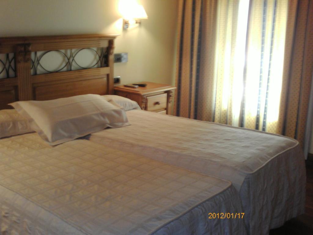 Gasthaus Casa Romulo Duruelo de la Sierra Zimmer foto